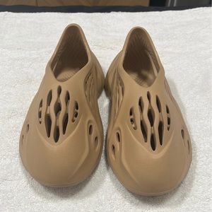 Yeezy Foam runners size 7 mens